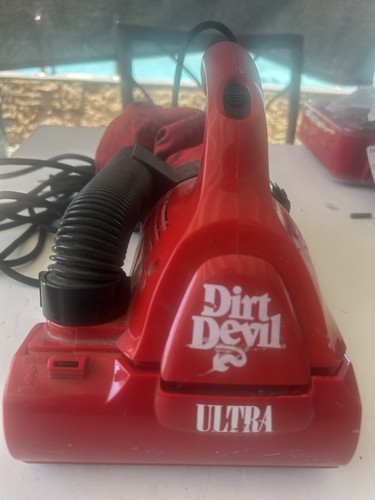 Dirt devil royal ultra red - by,